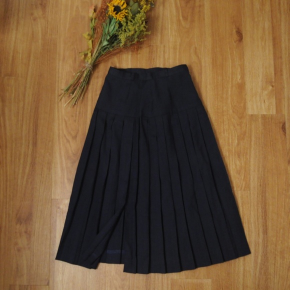 Vintage Dresses & Skirts - Vintage Navy Blue Pleated Skirt
